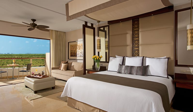 SECRETS PLAYA MUJERES - JUNIOR SUITE GARDEN VIEW BEDROOM